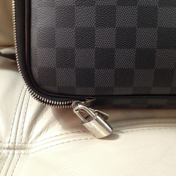 Louis Vuitton Damier Graphite Steeve - Picture 3 of 3