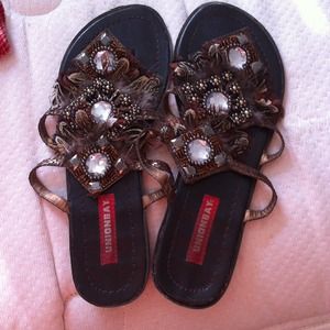 Feathery diamond sandals