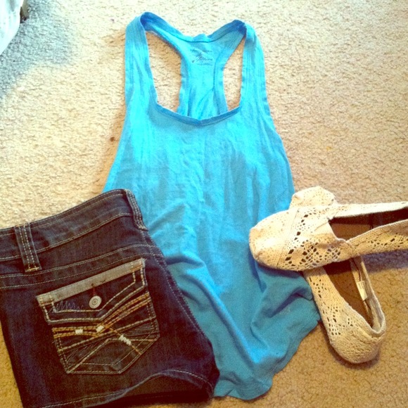 Blue American eagle tank, never worn. Bundle? Lmk