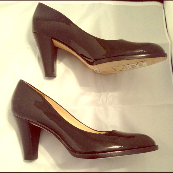 Cole Haan black patent heels sz 9