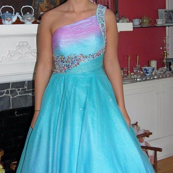 Prom dress. Tony bowls Paris collection - Picture 2 of 4