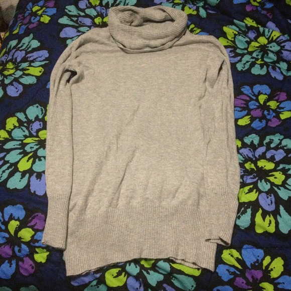 Sold in bundle NWOT Grey forever 21 sweater - Picture 1 of 1