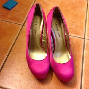 Hot pink madden girl glitter heals