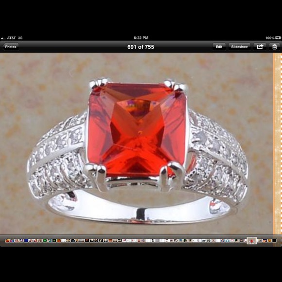 Garnet ring - Picture 1 of 1