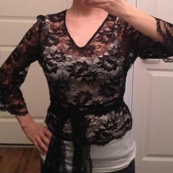 ⭐Reduced⭐Banana Republic Lace Top - Picture 3 of 3
