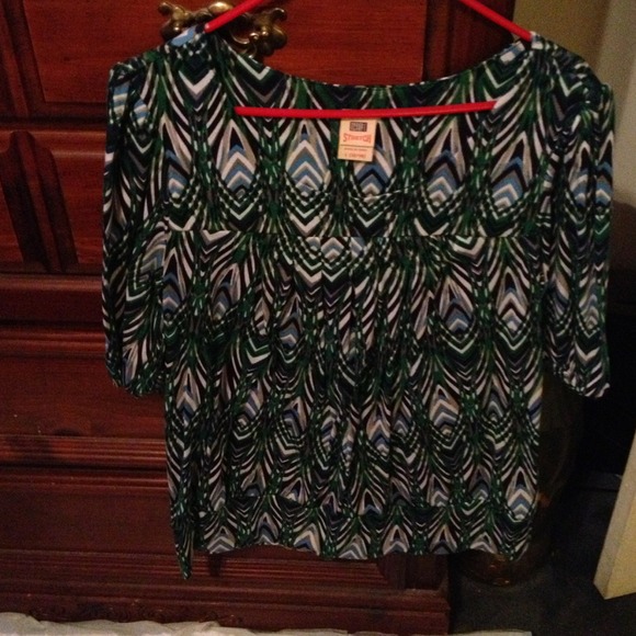 Green, white and navy blue shirt - Picture 4 of 4