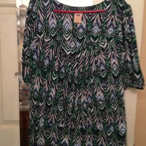 Green, white and navy blue shirt