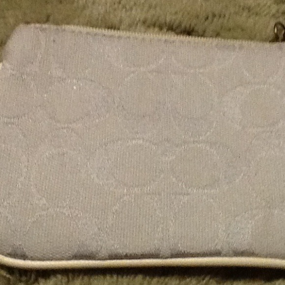 Purse - Picture 2 of 3
