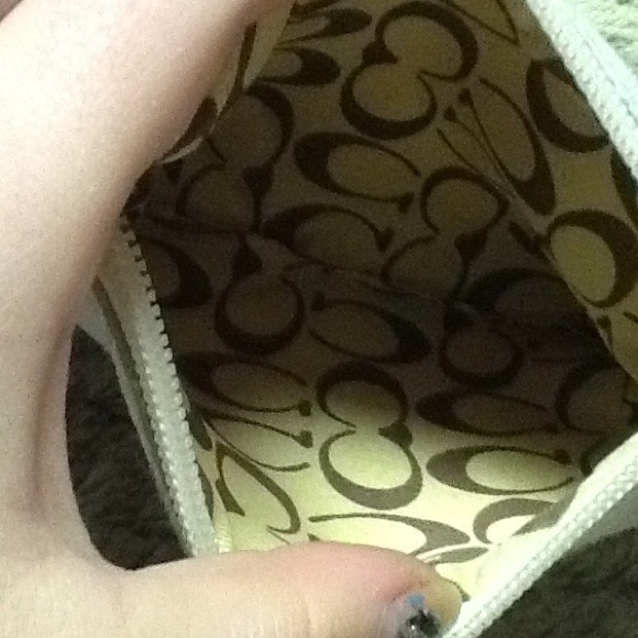 Purse - Picture 3 of 3