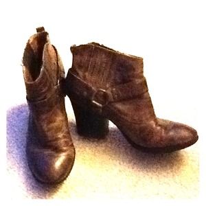 B.O.C. Distressed Brown Booties