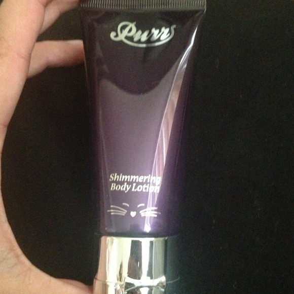 Katy Perry shimmering body lotion