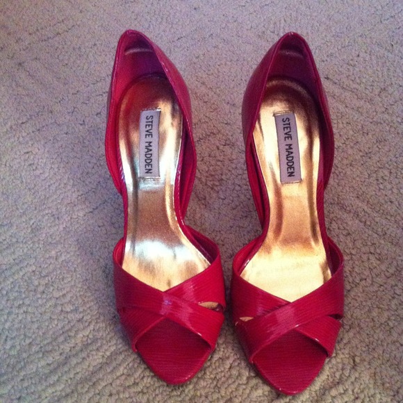 Size 7 bright pink Steve Madden heels