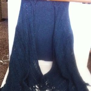 Blue knit vest with fringe and hood
