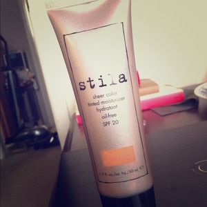 Stila Tinted Moisturizer in TAN -- oil free.