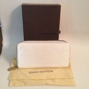 Louis Vuitton Monogram Vernis Zippy Wallet