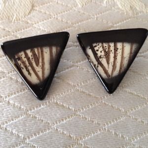 Very cute black and brown earrings!
