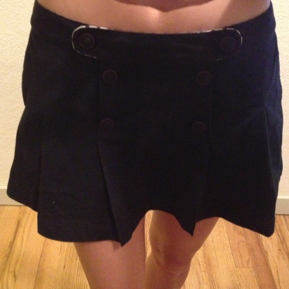 🙅DONATED🙅Navy pleated skirt w/ buttons