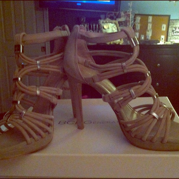 BCBG Summer Nubuck sexy sandals