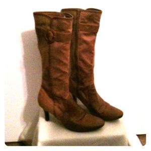 25% off  shoes in my closer Give away shipped w/p