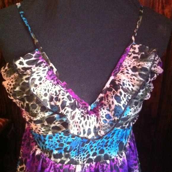 ๐Host Pick๐Chiffon leopard dress ruffle neck - Picture 2 of 4