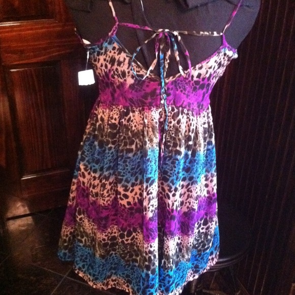 ๐Host Pick๐Chiffon leopard dress ruffle neck - Picture 3 of 4