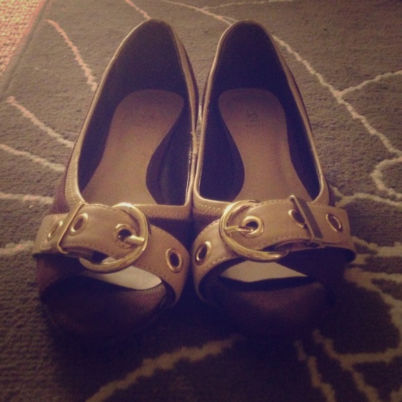 Brown peep toe flats with buckle