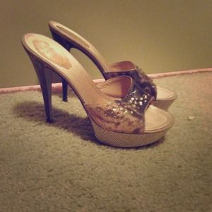 Beautiful Rene Caovilla Rhinestone Studded Pumps