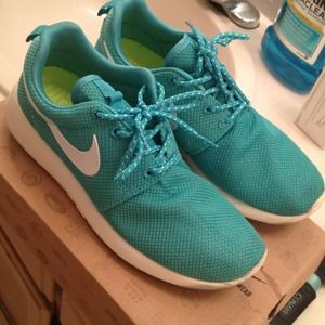 Tiffany Blue Roshes