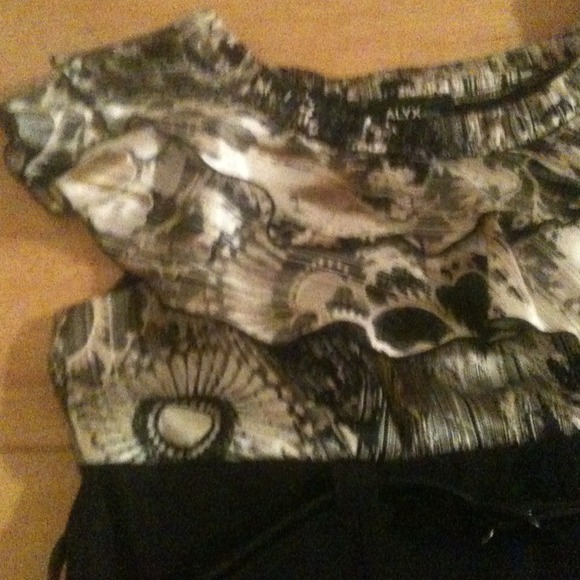 Dress - Picture 2 of 4