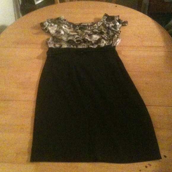 Dress - Picture 3 of 4