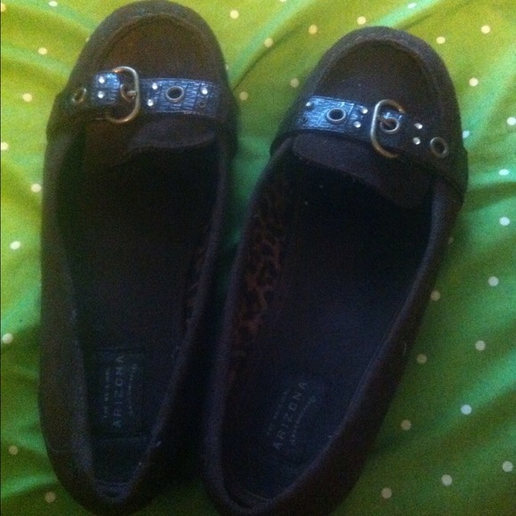 Brown flat dress shoes