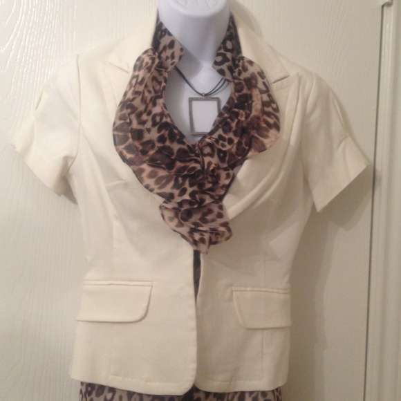 ♦Sold!!! Cream colored jacket