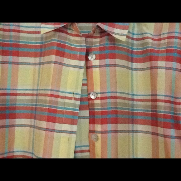 ***JUST REDUCED*** Long Sleeve button down blouse - Picture 3 of 3