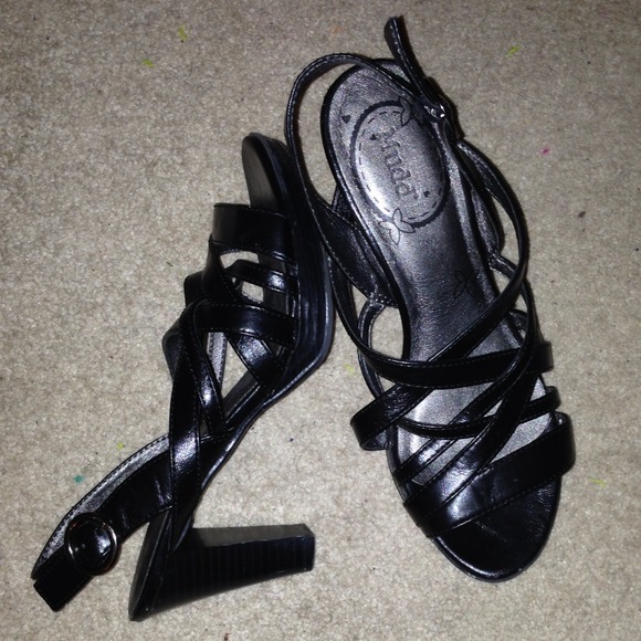 Mudd strappy black heels