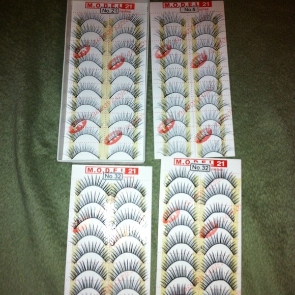 ❌SOLD❌Eyelashes all 4 packs.