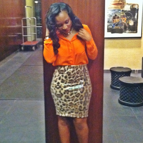 Sequin Leopard Skirt - Picture 2 of 3