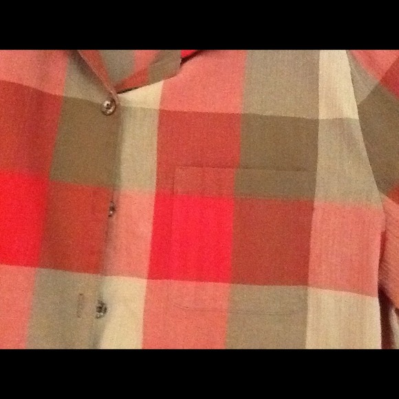 🎉HOST PICK🎉🎉Button down, sleeves are 3/4 length - Picture 2 of 3