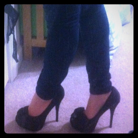 Additional pics for black heels
