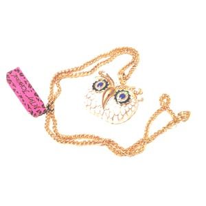 hold📌Betsey Johnson owl pendant necklace