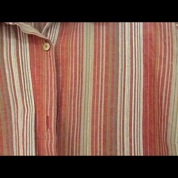 Button down, 3/4 length sleeve shirt - Picture 3 of 4