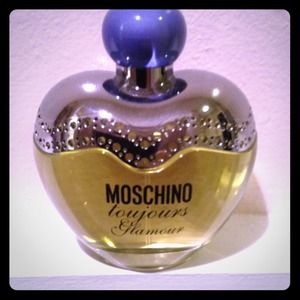 Moschino toujours Glamour perfume