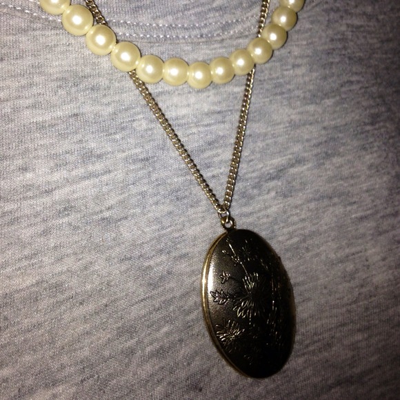 SOLD in bundle Vintage inspired locket & strand
