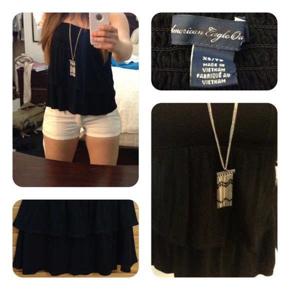 Traded🚫🚫AE black two ruffle shirt