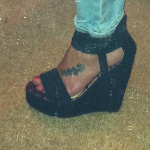 Super cute and Comfy Black Wedge
