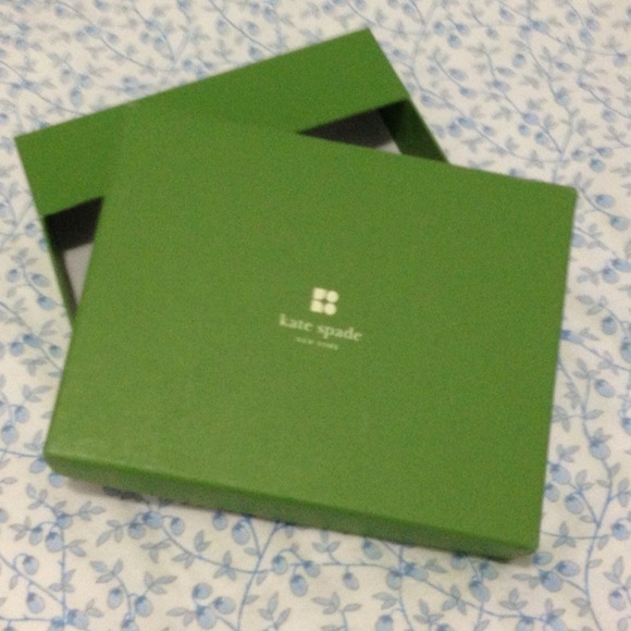 🆕💢Authentic💢Kate Spade wallet box