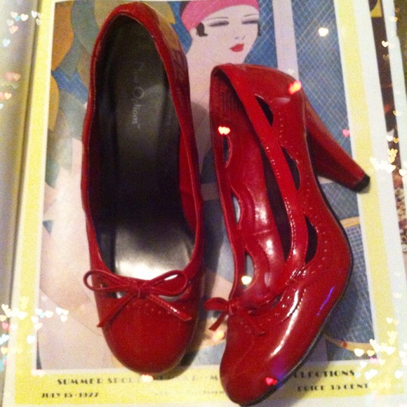 Cherry red pinup heels 🍒