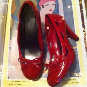 Cherry red pinup heels 🍒