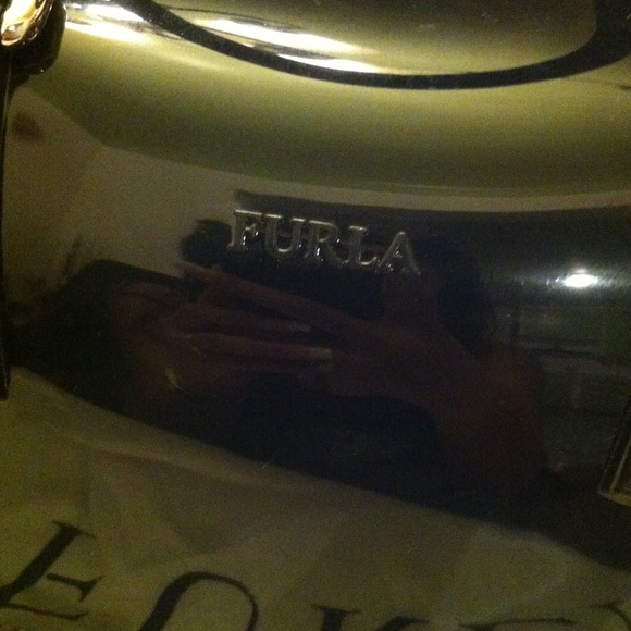 SOLDDDDD! authentic FURLA handbag - Picture 2 of 4