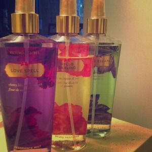 3 Large Victoria's Secret fragrances ❤