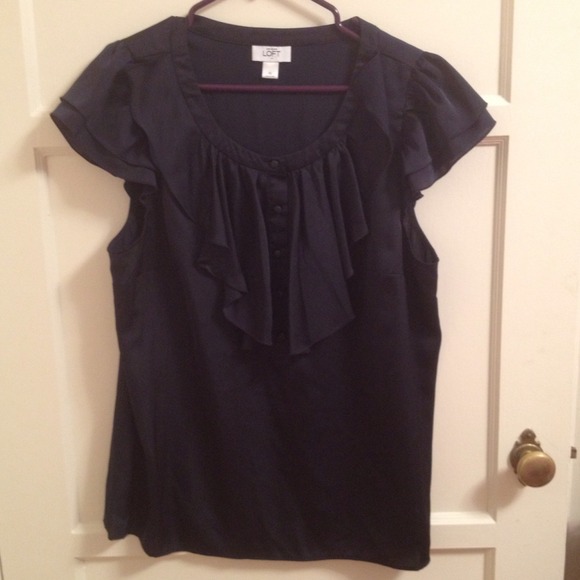🚫🚫🚫SOLD🚫🚫🚫LOFT blue shirt size XL